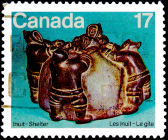 Канада 1979 год . Пять эскимосов , построивших иглу (скульптура из мыльного камня) .