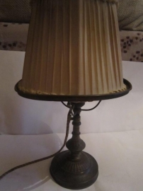 Лампа настольная с абажуром 19 век