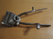 Машинка для стрижки волос ручная механическая старинная США.